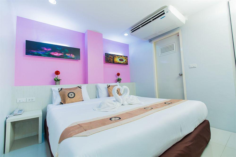 Le Touche Hotel Bangkok Exteriör bild