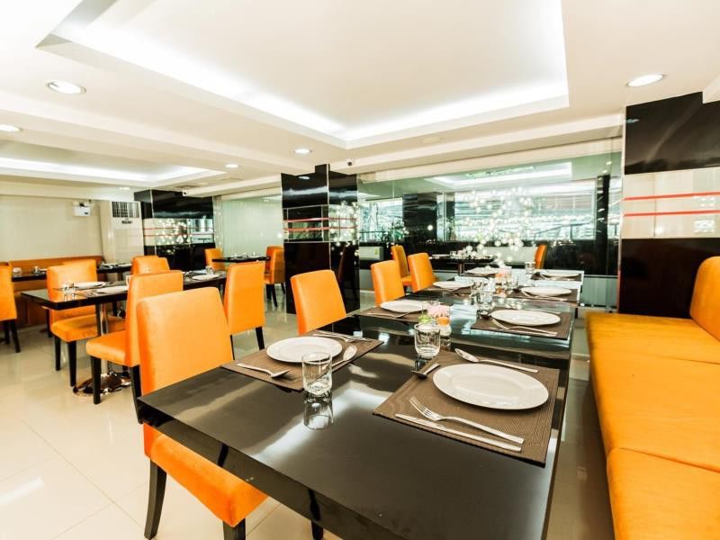 Le Touche Hotel Bangkok Exteriör bild