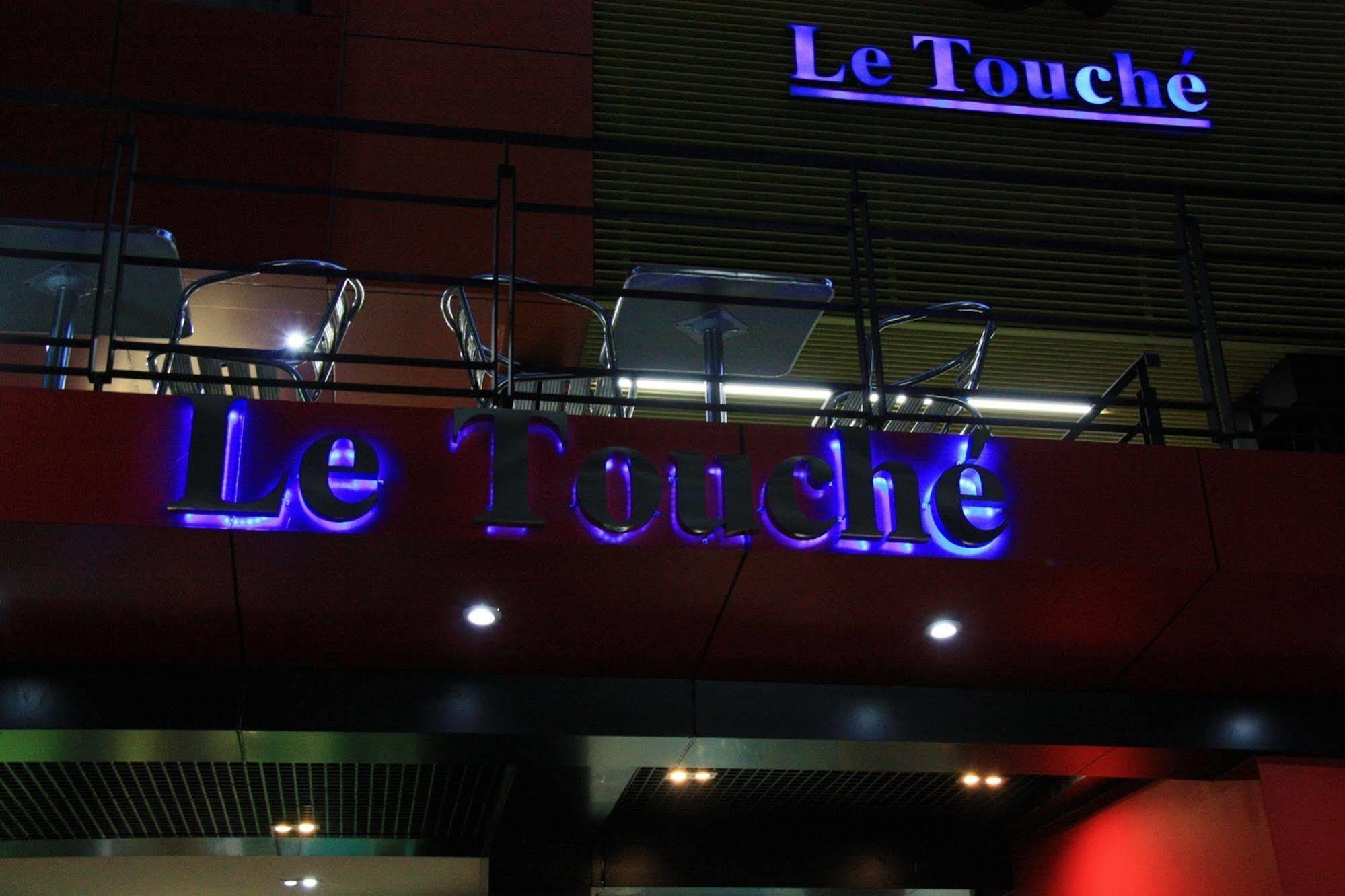 Le Touche Hotel Bangkok Exteriör bild