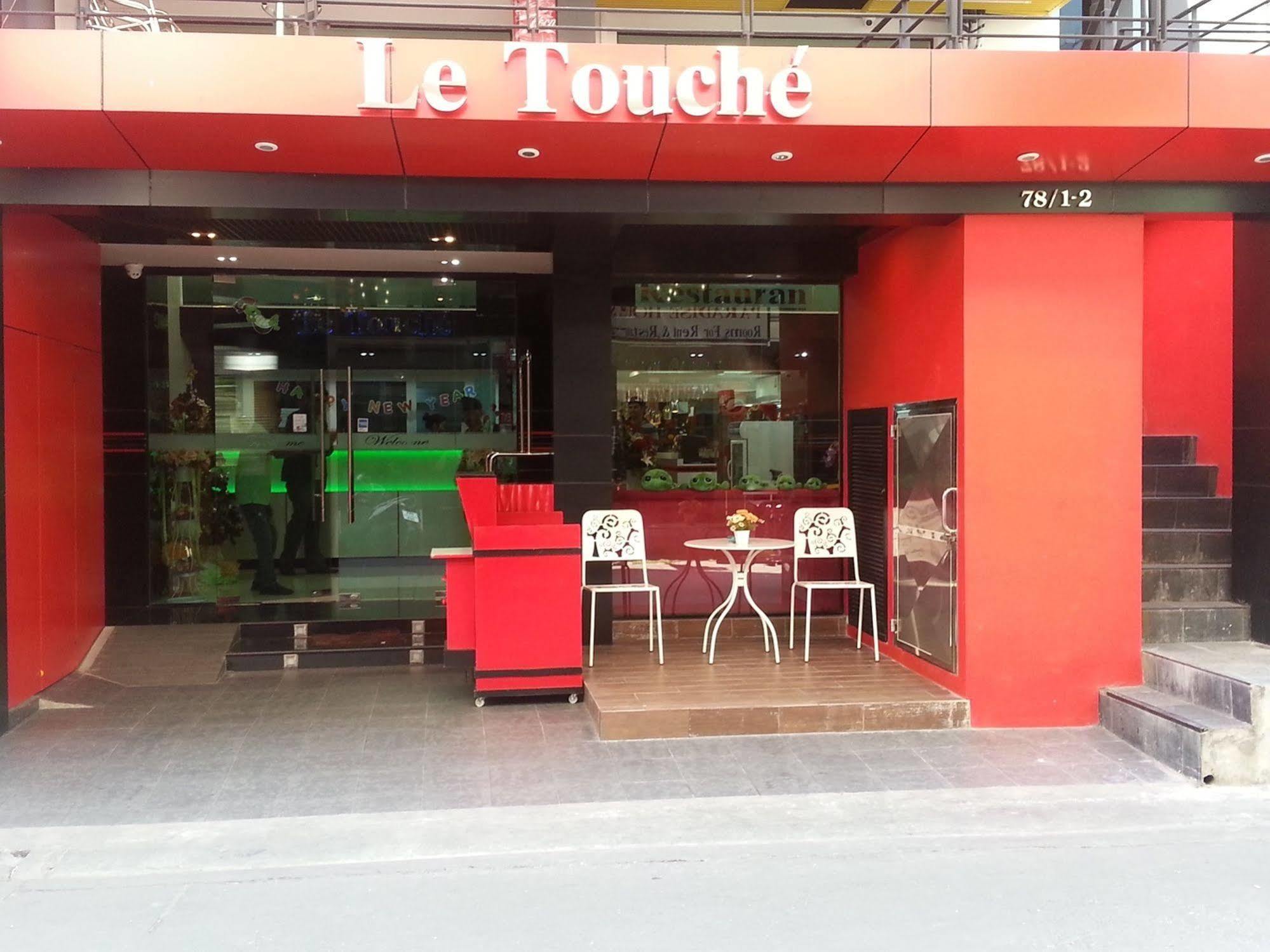 Le Touche Hotel Bangkok Exteriör bild